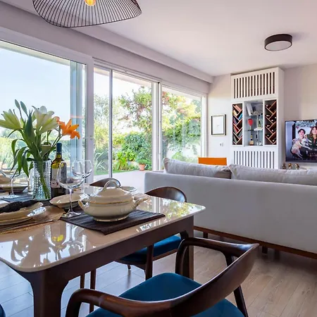 דירה Bosphorus Panoroma Designer Suite, Optional Butler