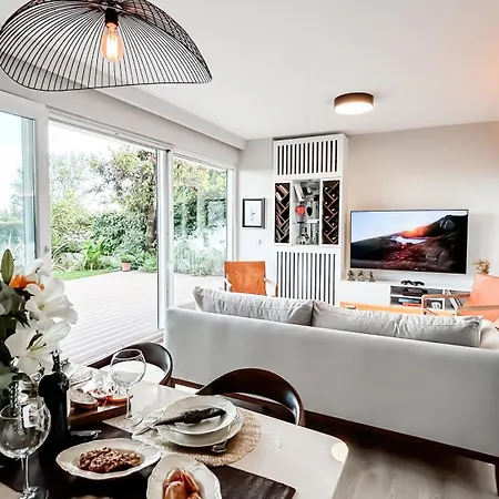 Bosphorus Panoroma Designer Suite, Optional Butler Appartement Istanboel
